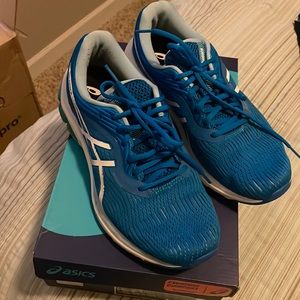 Women’s ASICS Gel-Pulse 11 sneaker. Sz 10. Color- Blue/White. Minimal wear